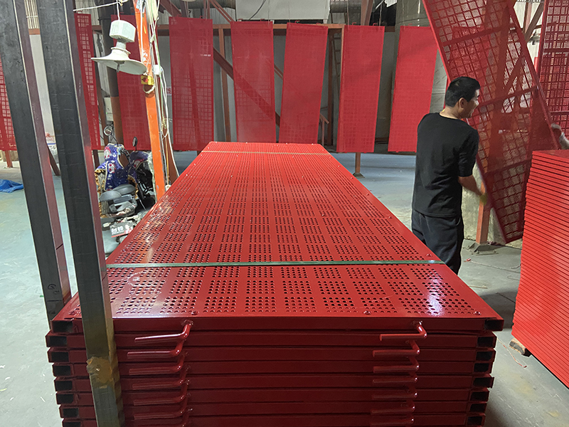 云南临沧临双高速湿接缝盖板